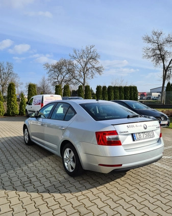 Skoda Octavia cena 43200 przebieg: 293000, rok produkcji 2019 z Gołdap małe 154